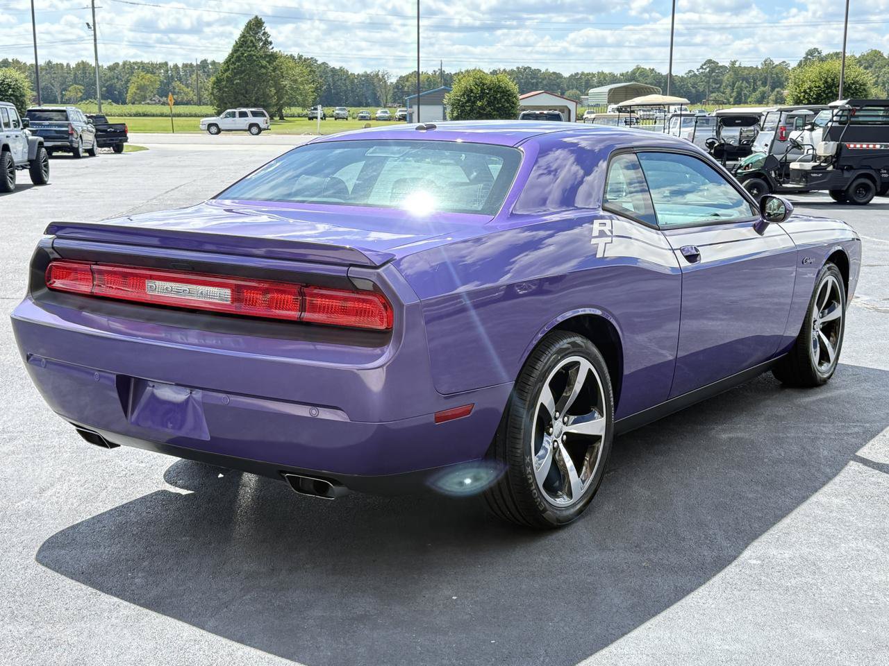 Used 2014 Dodge Challenger R/T RWD image 4