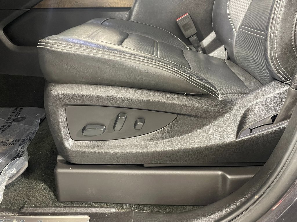 Used 2018 GMC Yukon Denali w/ Denali Ultimate Package image 24