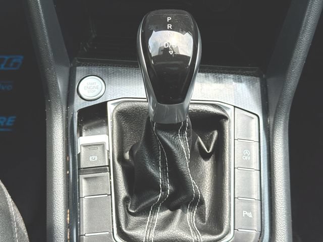 Certified 2025 Volkswagen Taos SE AWD/4WD image 15