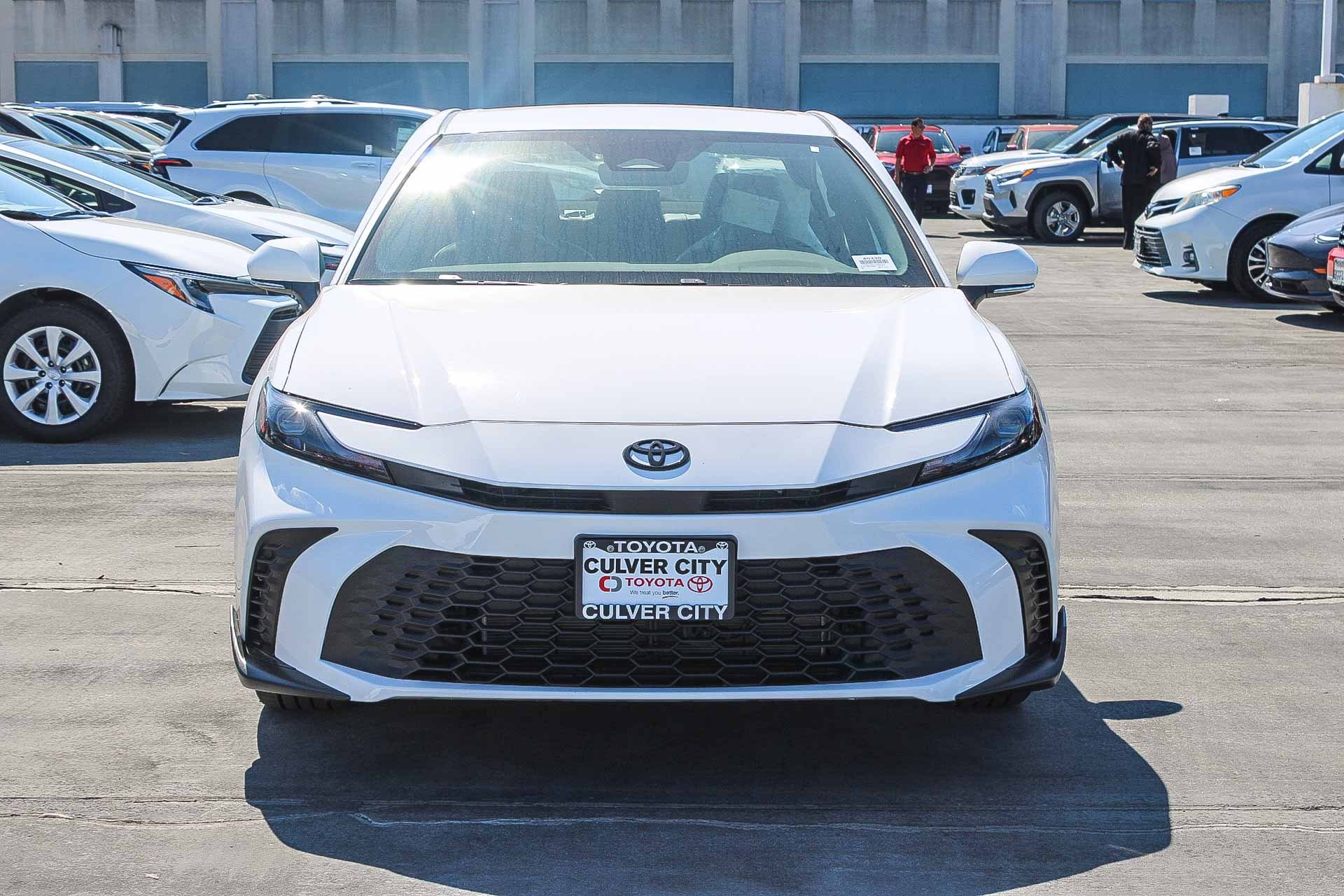 New 2026 Toyota Camry SE FWD image 2