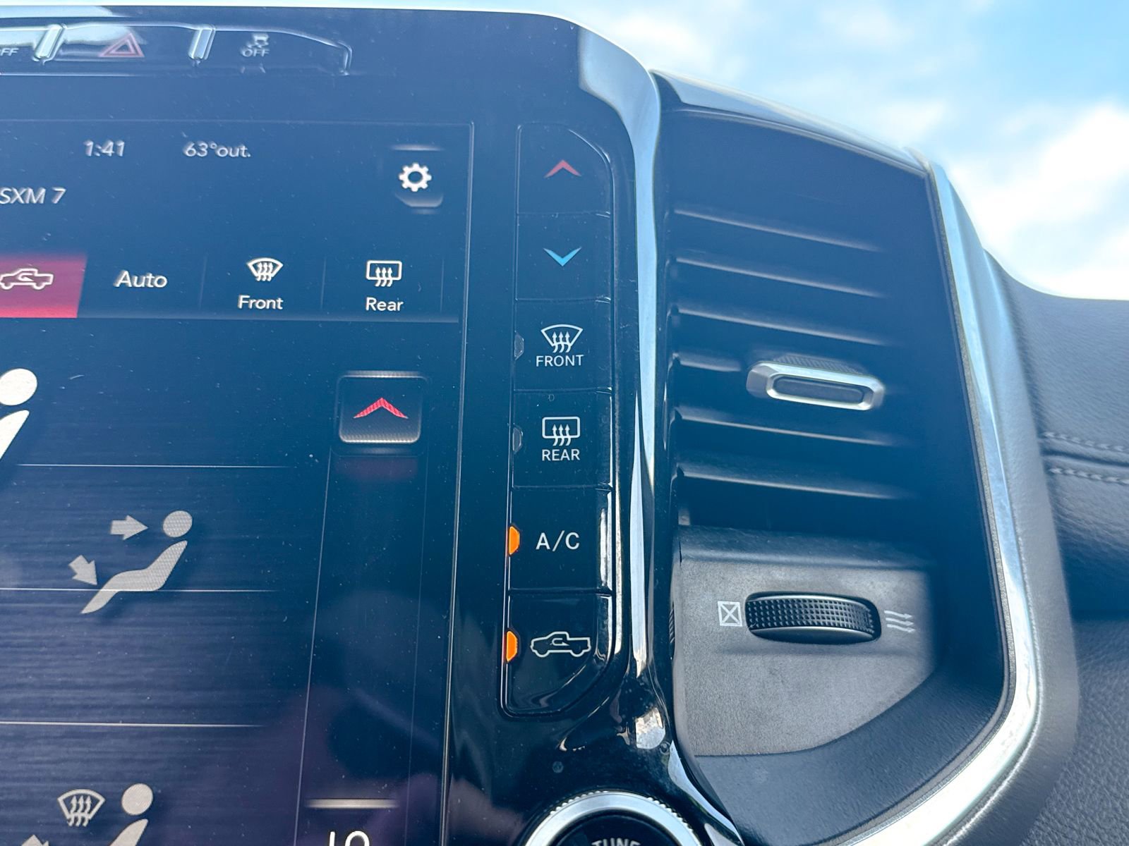 Used 2021 RAM 3500 Laramie image 29