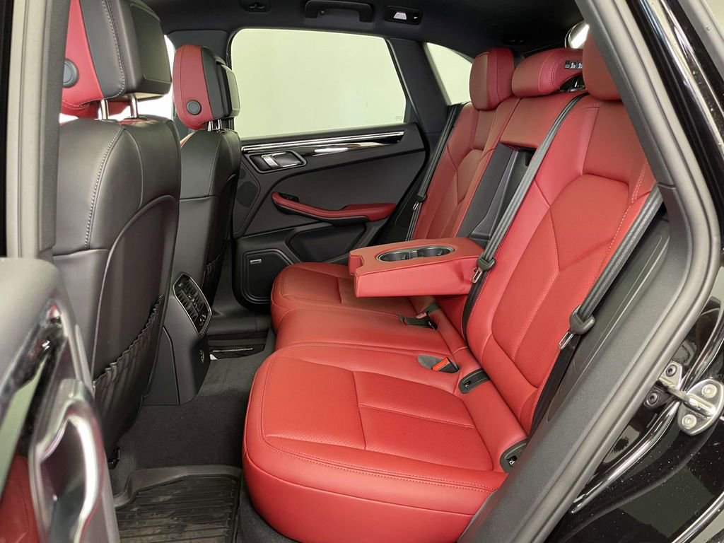New 2025 Porsche Macan image 19