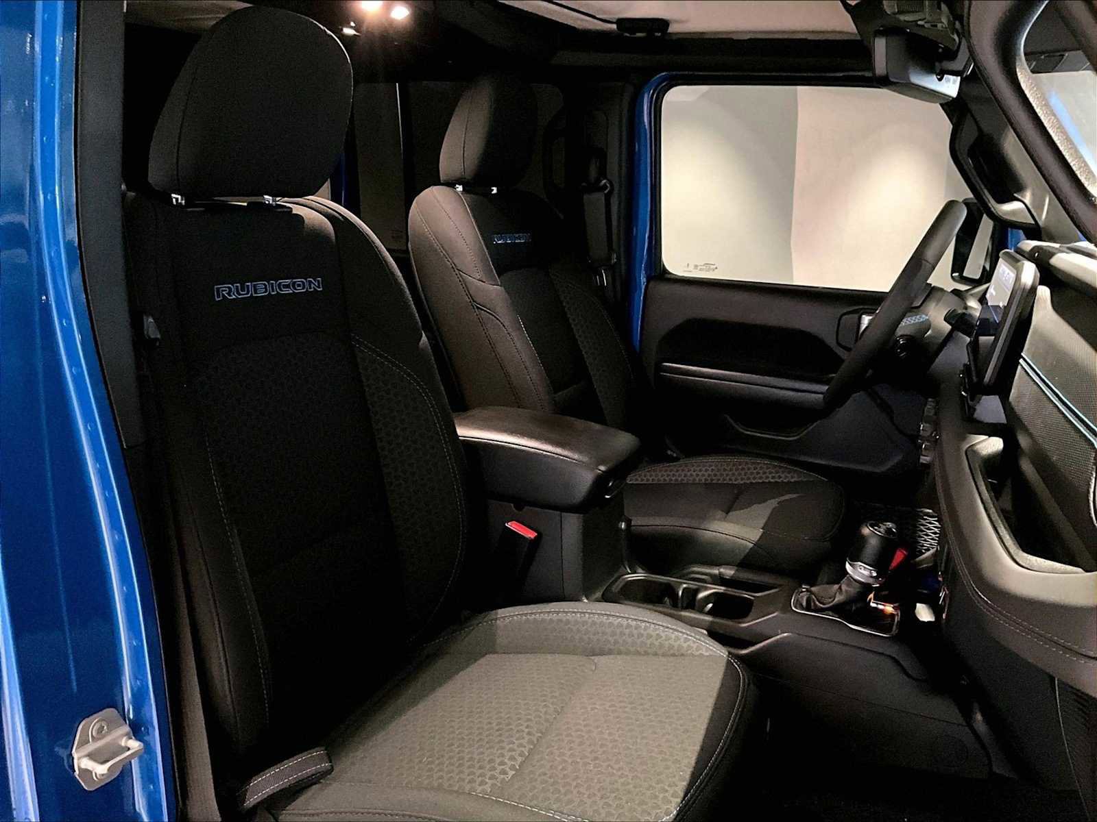 Used 2024 Jeep Wrangler Rubicon w/ Technology Group image 22