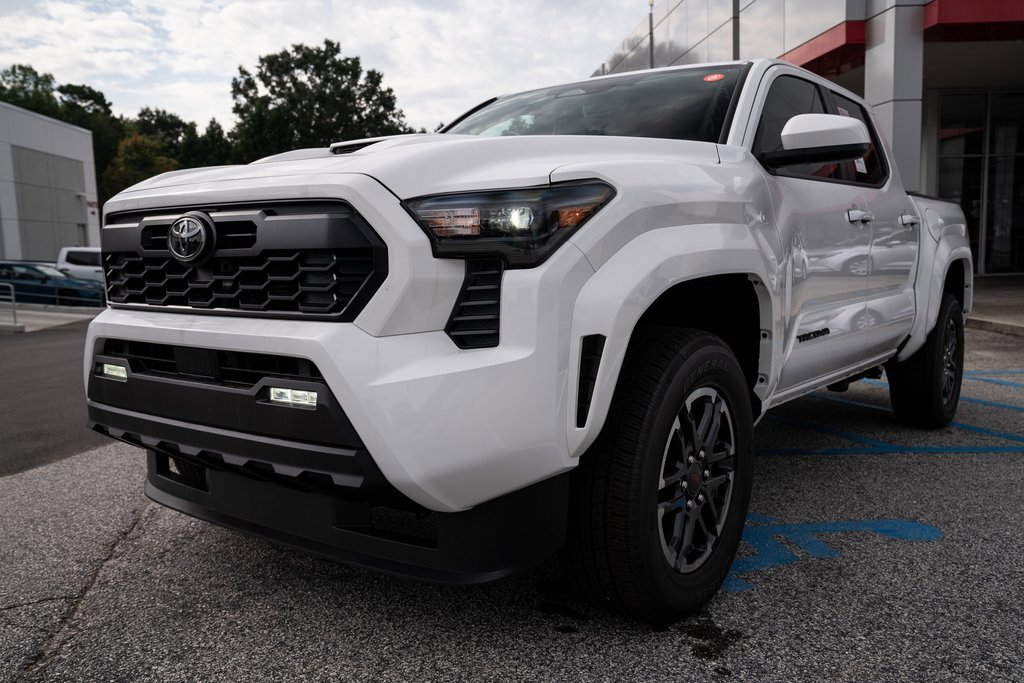 New 2025 Toyota Tacoma TRD Sport image 3