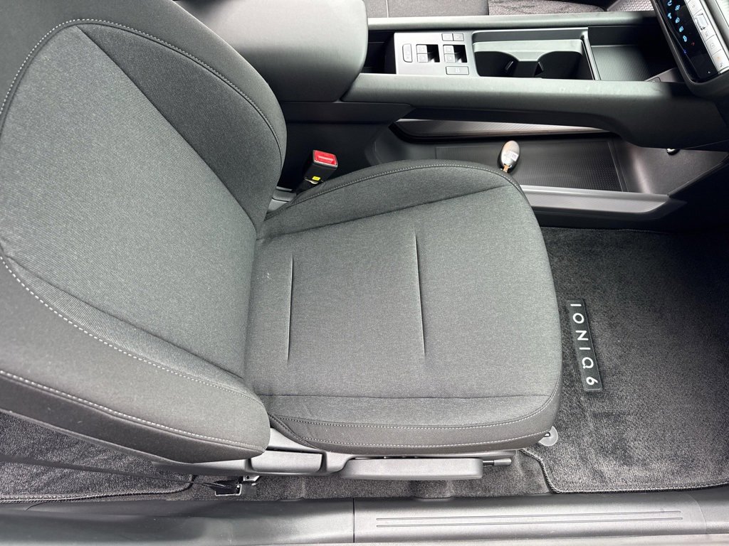 New 2025 Hyundai Ioniq 6 SE image 13