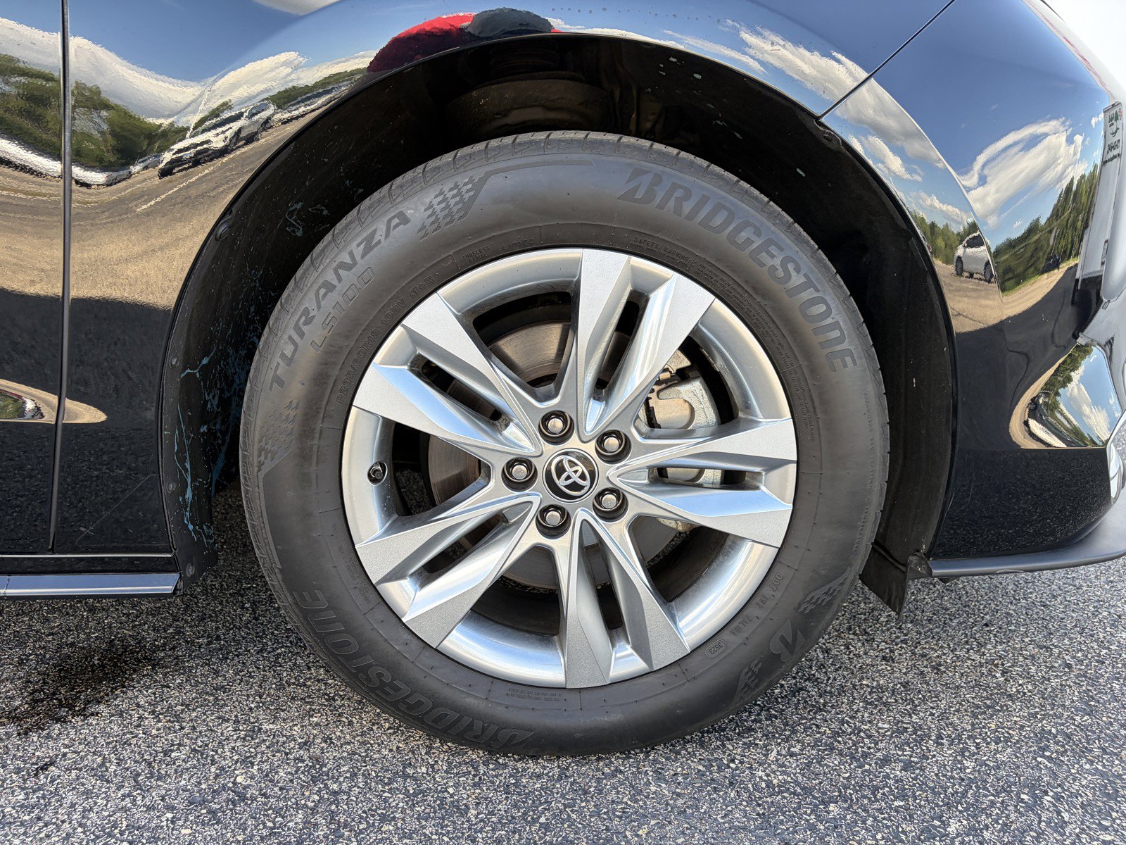 Used 2023 Toyota Sienna Limited FWD image 46