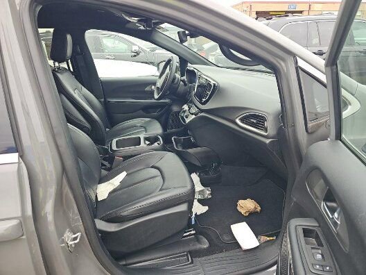 Used 2025 Chrysler Pacifica Select FWD image 10