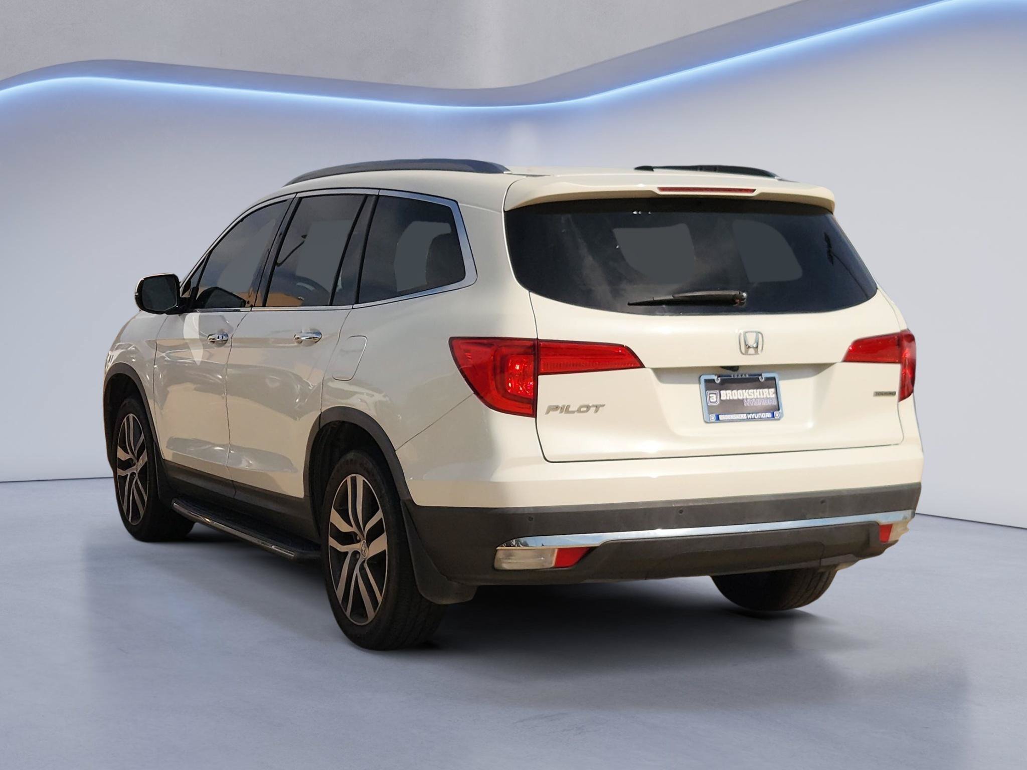 Used 2017 Honda Pilot Touring image 8