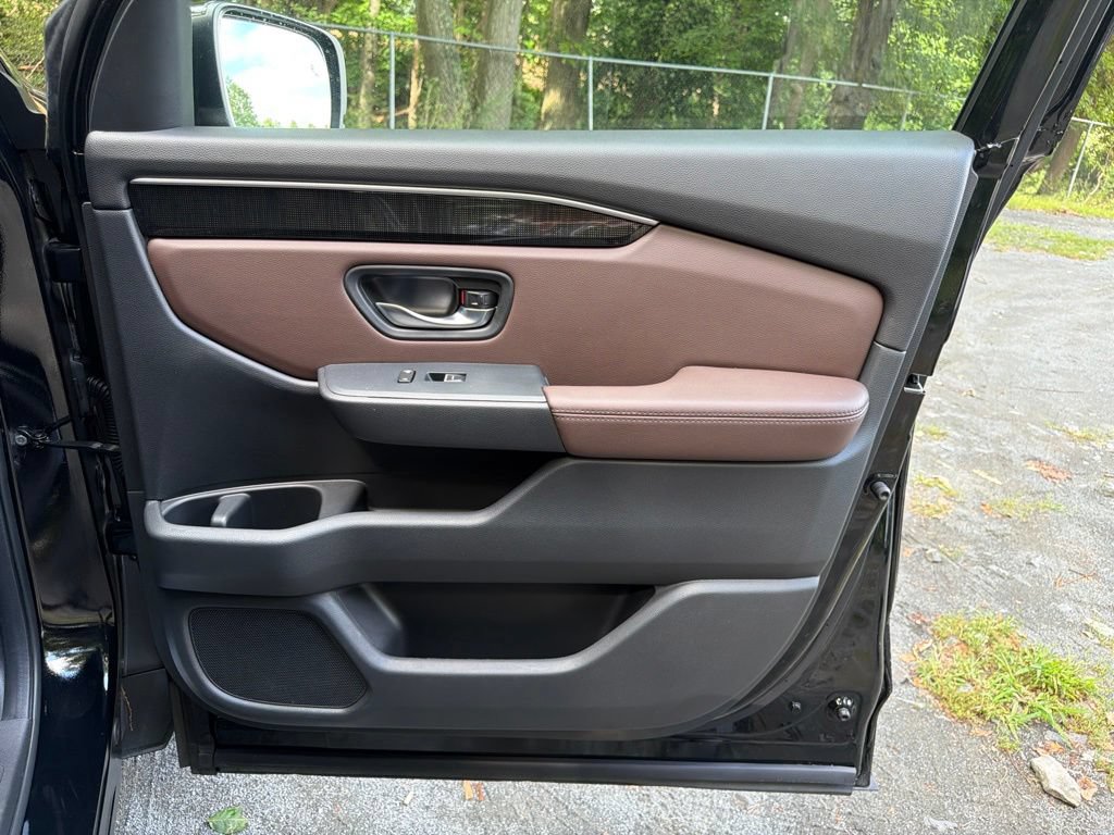 Used 2025 Honda Pilot Elite image 10
