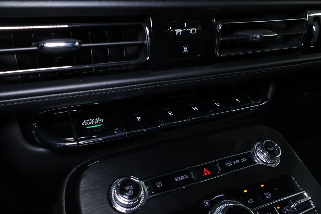 Used 2023 Lincoln Nautilus AWD w/ Premium Package image 31