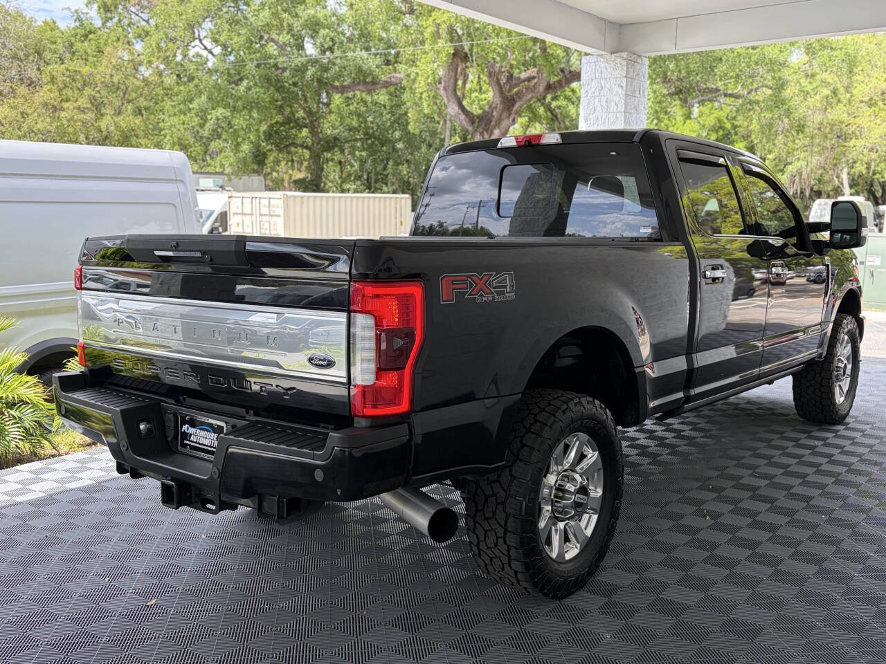 Used 2017 Ford F350 Platinum w/ Platinum Ultimate Package image 4