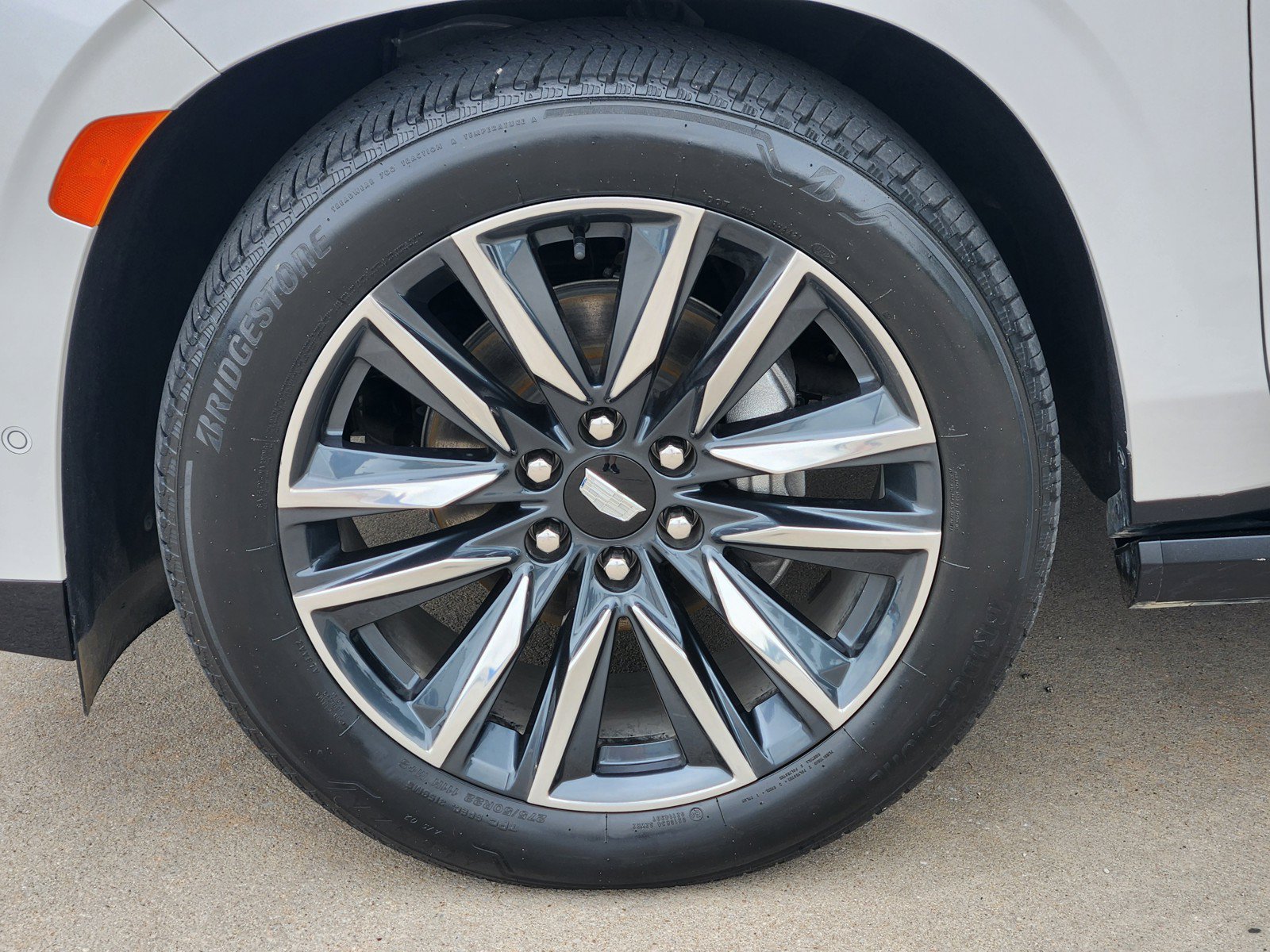 Certified 2023 Cadillac Escalade Sport Platinum w/ LPO, Floor Liner Package AWD/4WD image 31
