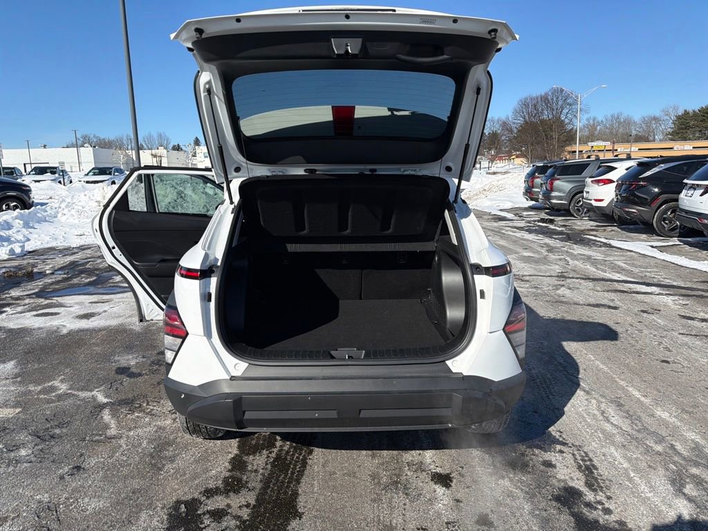 Used 2025 Hyundai Kona SEL image 25