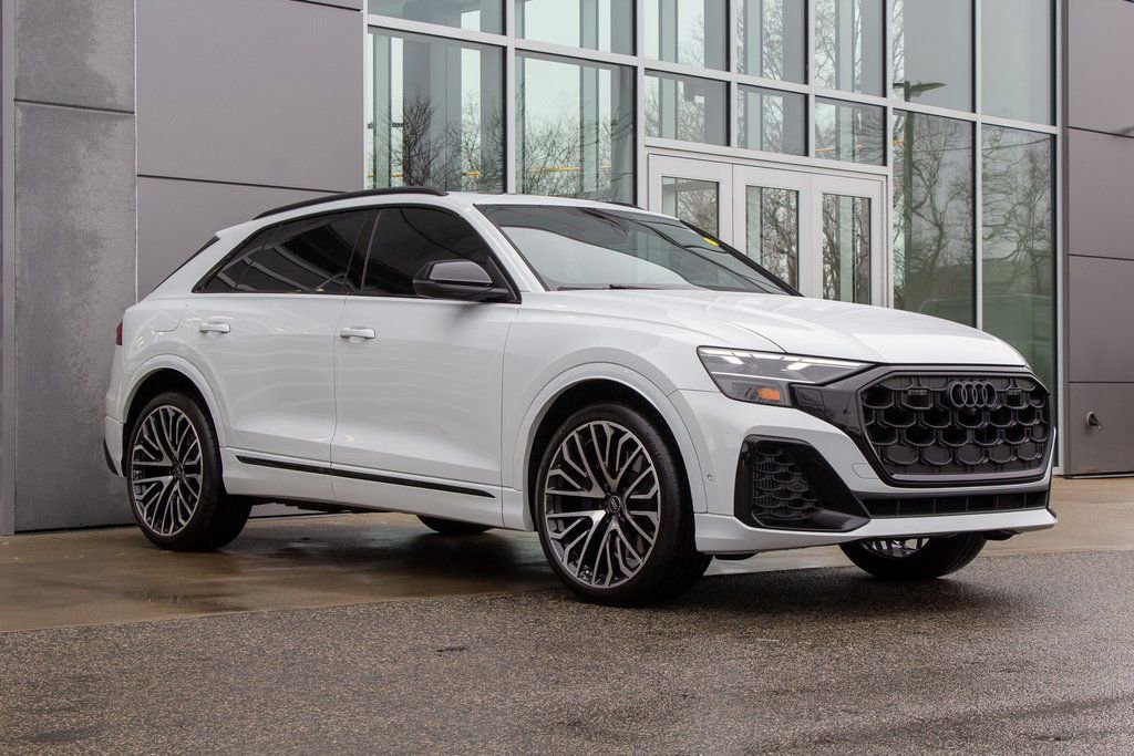 Used 2025 Audi SQ8 Premium Plus w/ 23" Wheel Package image 3