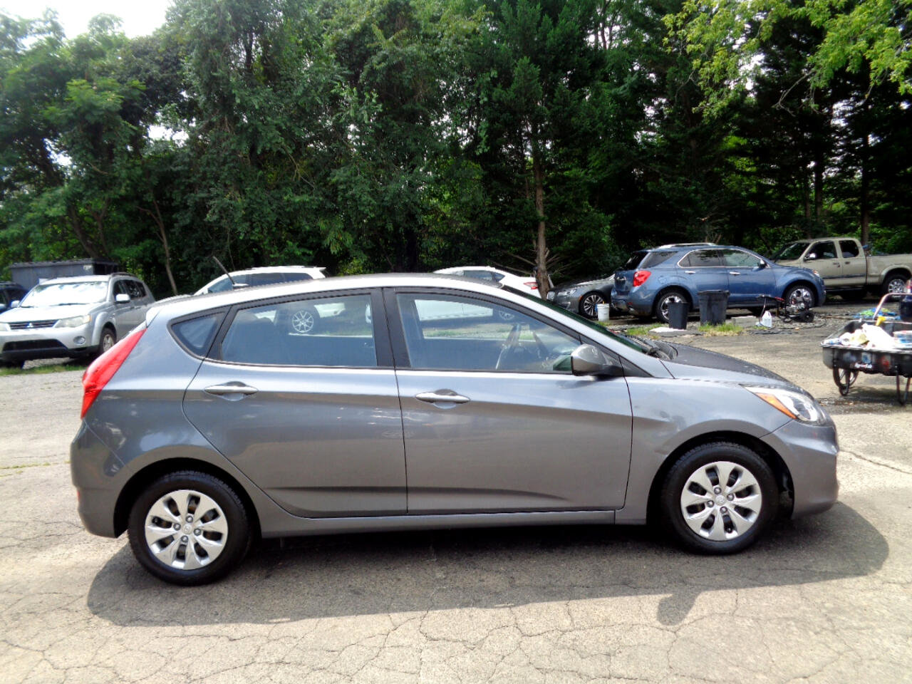 Used 2017 Hyundai Accent SE image 4