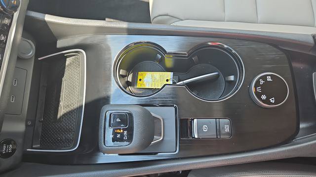 Used 2025 Nissan Rogue SL AWD/4WD image 21