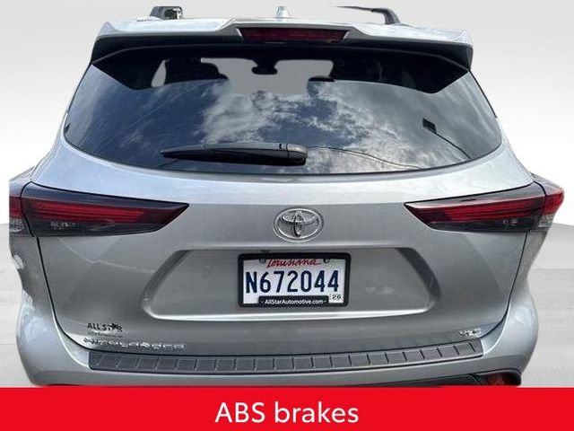 Used 2025 Toyota Highlander XLE image 10