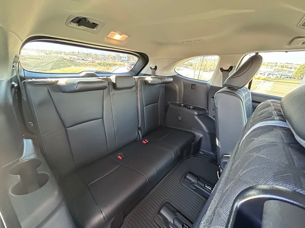 Used 2025 Toyota Highlander XLE image 29