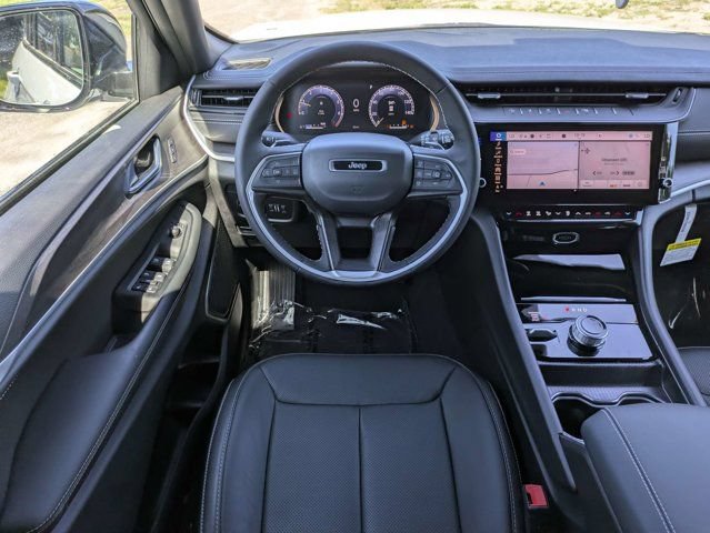 New 2026 Jeep Grand Cherokee Limited AWD/4WD image 17