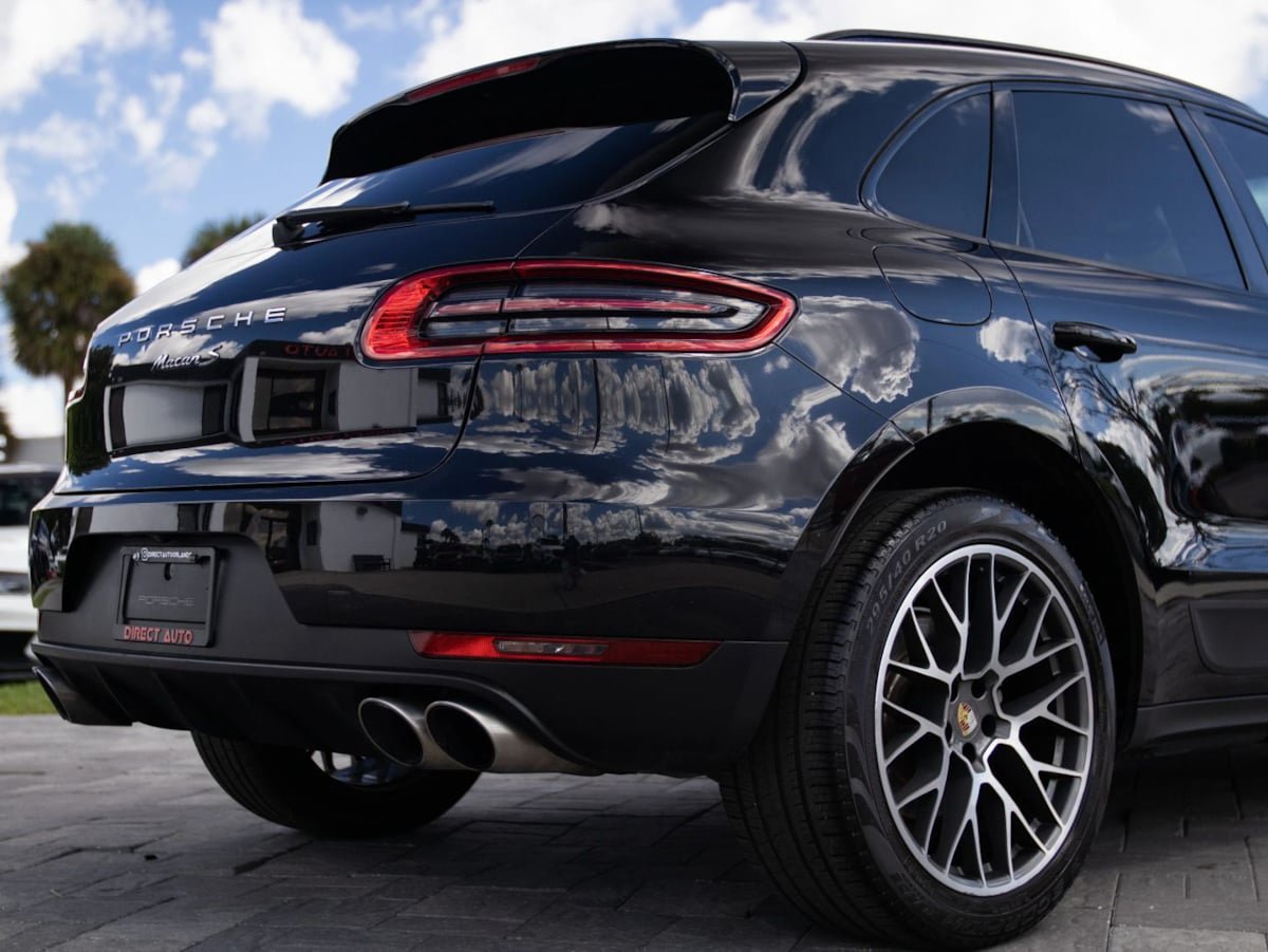 Used 2015 Porsche Macan S w/ Infotainment Package AWD/4WD image 13