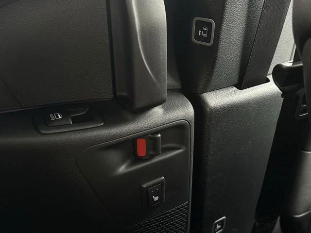 New 2026 Chrysler Pacifica Limited w/ Uconnect Theater Family Group image 26