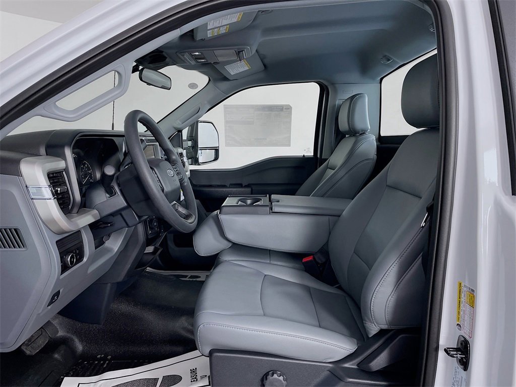 New 2025 Ford F350 XL w/ XL Chrome Package image 19
