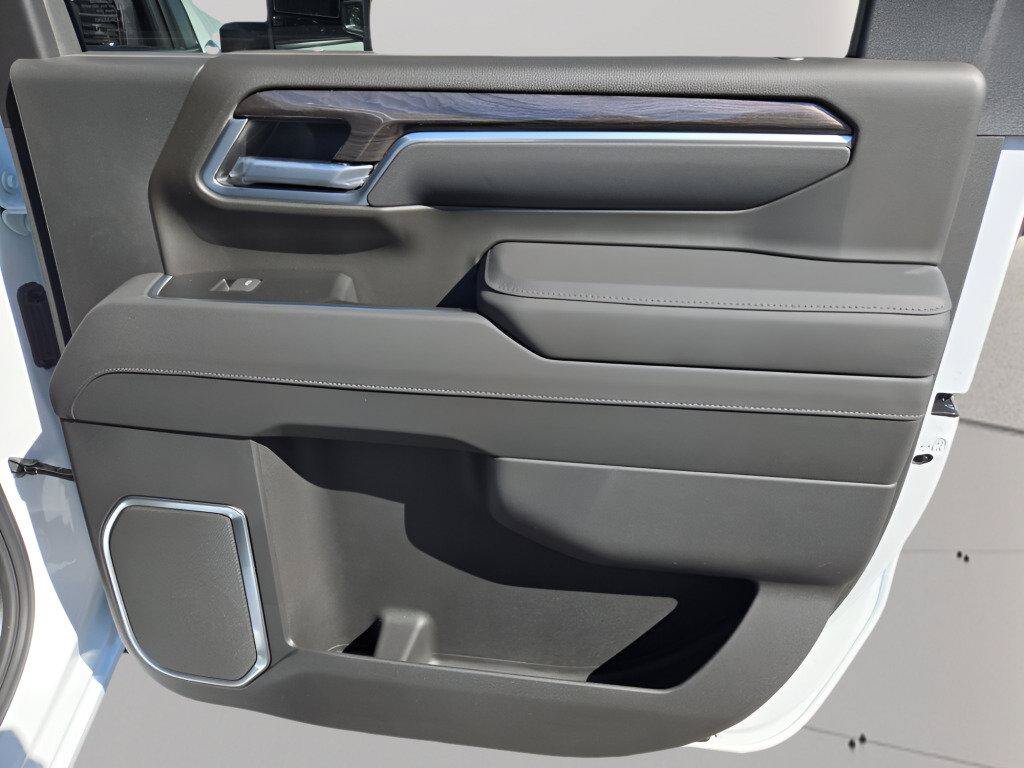 New 2026 Chevrolet Silverado 2500 LTZ w/ LTZ Plus Package AWD/4WD image 11