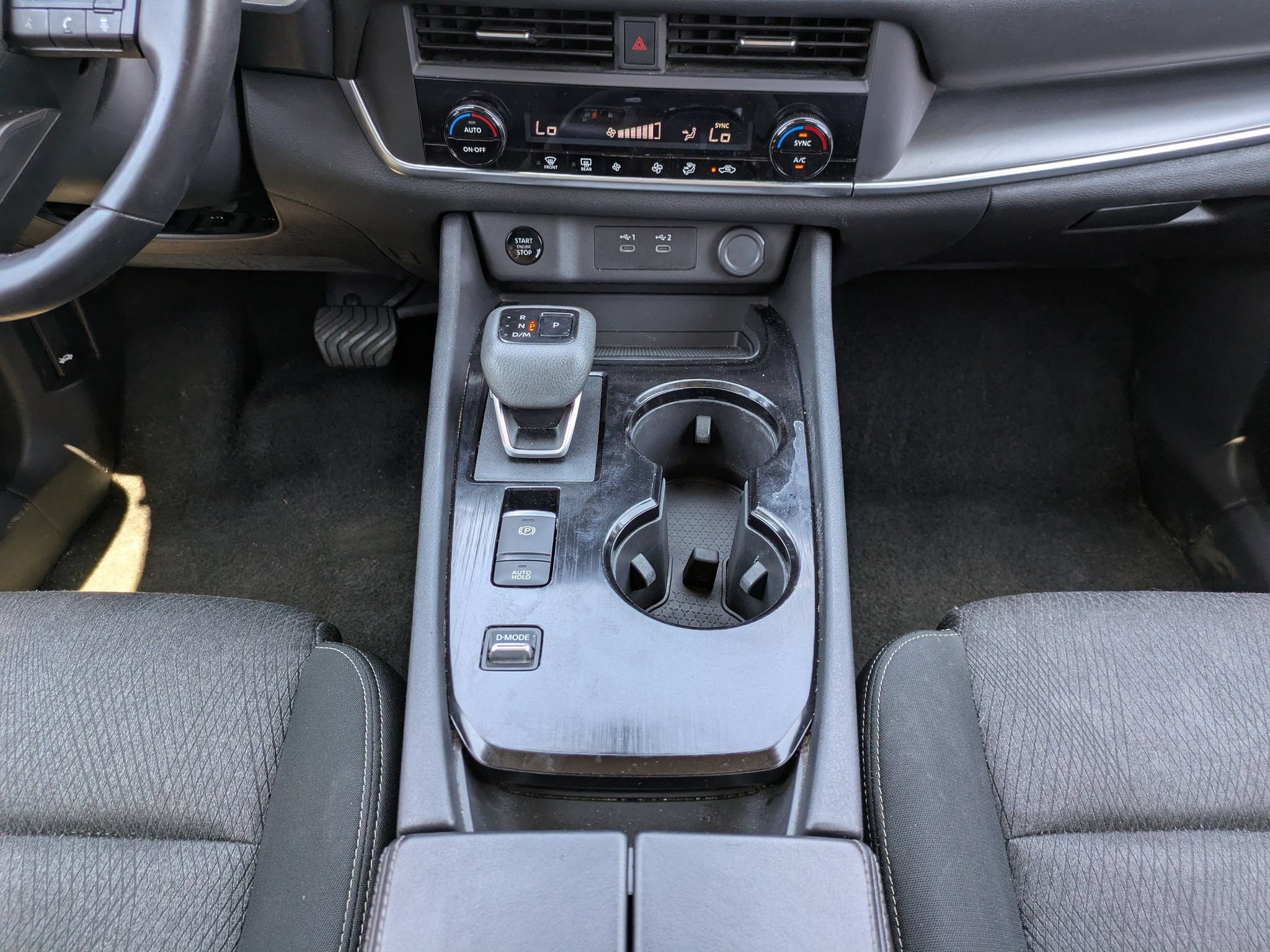 Certified 2025 Nissan Rogue SV FWD image 20