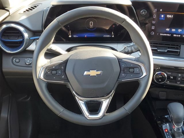 Used 2025 Chevrolet Trax LT w/ LT Convenience Package image 31