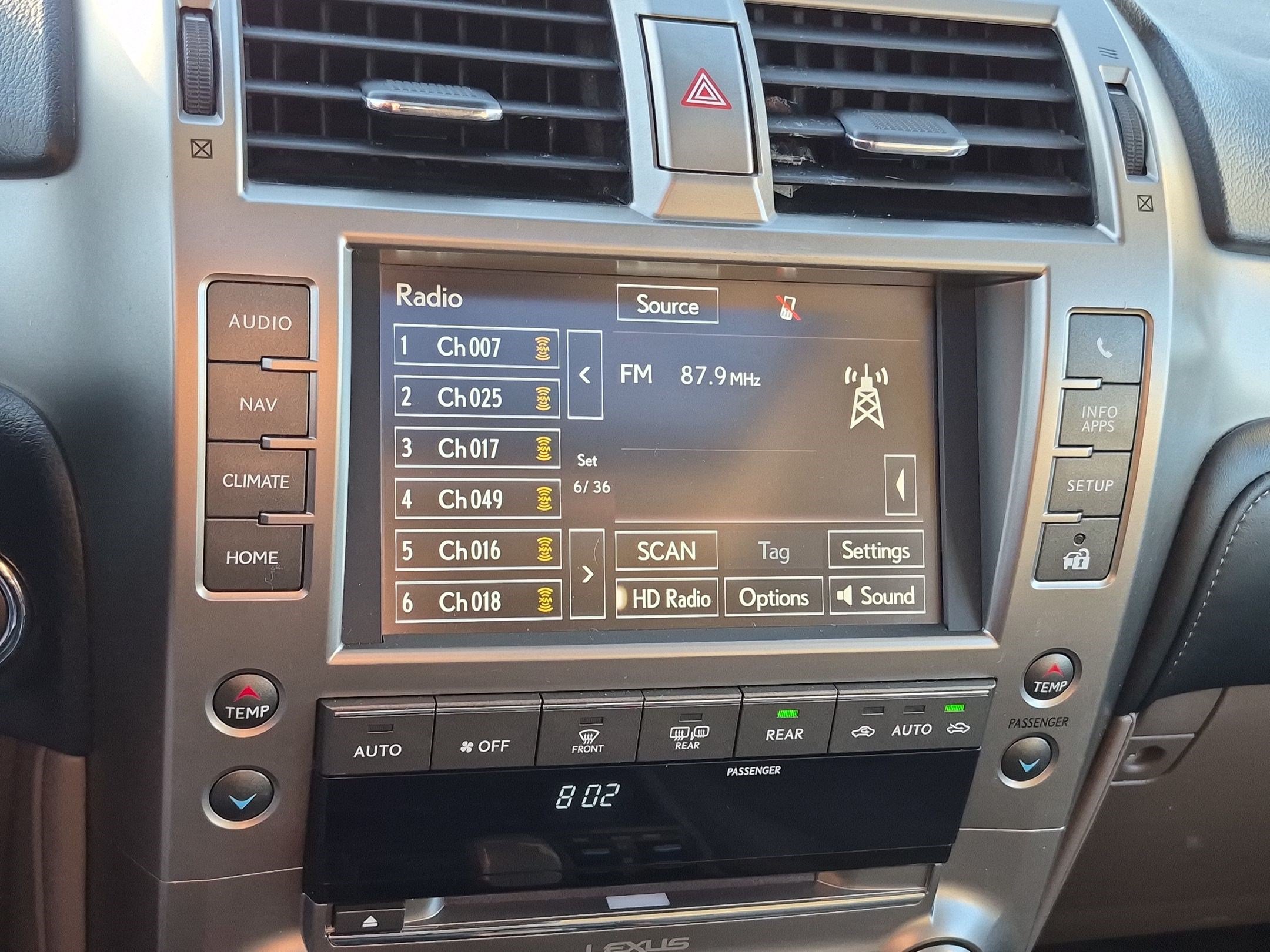 Used 2021 Lexus GX 460 Premium w/ Premium Package AWD/4WD image 25