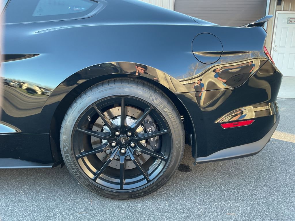 Used 2016 Ford Mustang Shelby GT350 w/ Track Package image 18