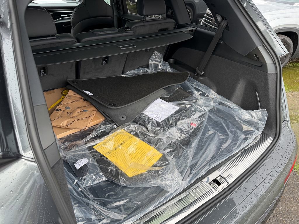 New 2026 Audi SQ7 Premium Plus image 28