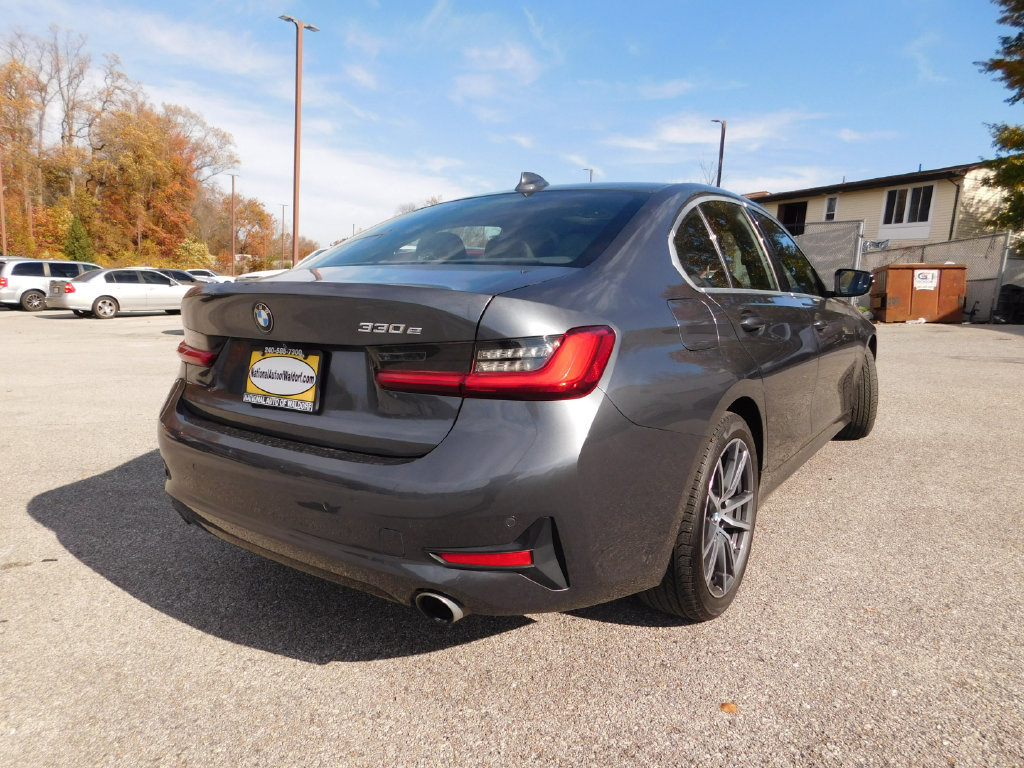 Used 2021 BMW 330e xDrive w/ Driving Assistance Package AWD/4WD image 5