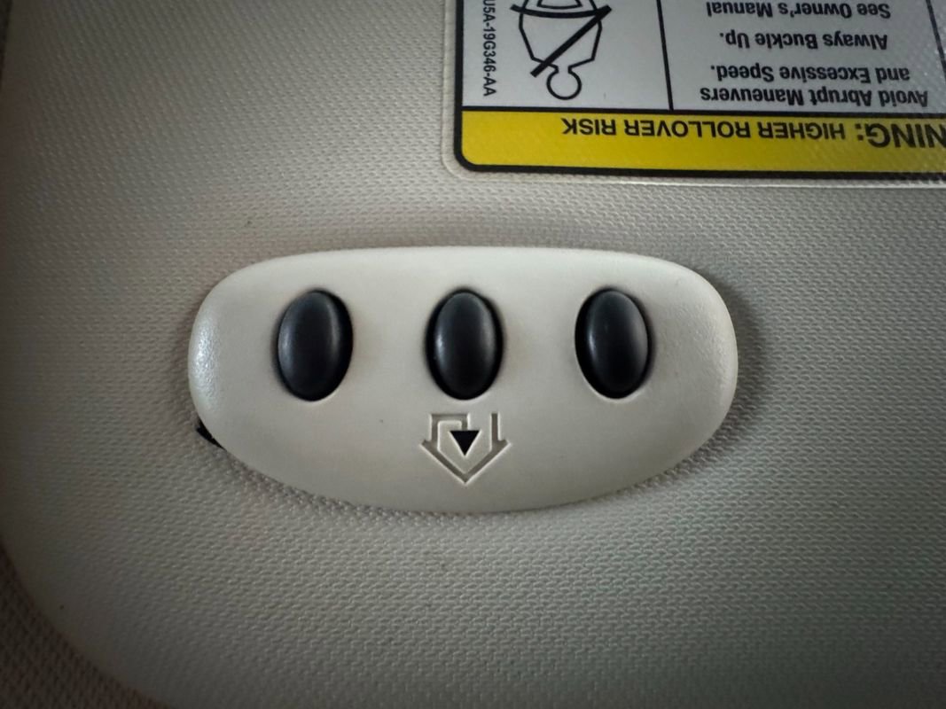 Used 2018 Ford Escape Titanium w/ Ford Safe & Smart Package image 28