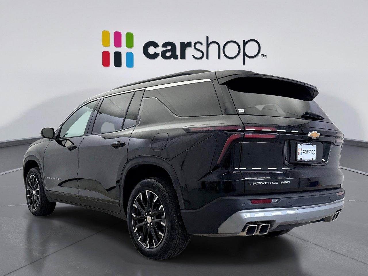 Used 2025 Chevrolet Traverse LT w/ Sun and Wheel Package image 3