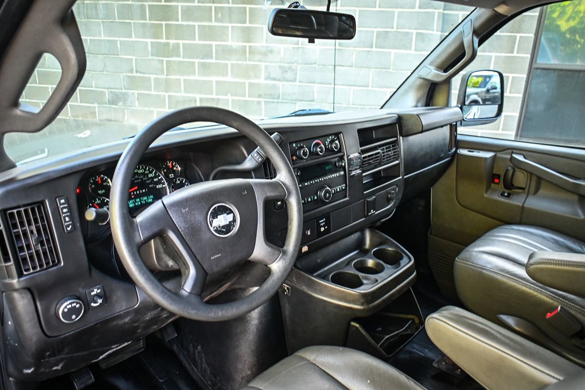 Used 2017 Chevrolet Express 2500 LS RWD image 7