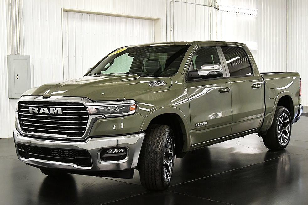 Used 2026 RAM 1500 Laramie AWD/4WD image 3