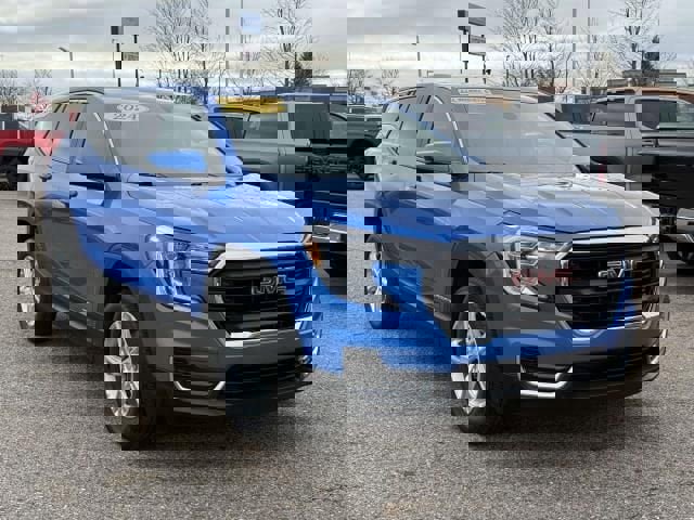 Used 2024 GMC Terrain SLE image 4