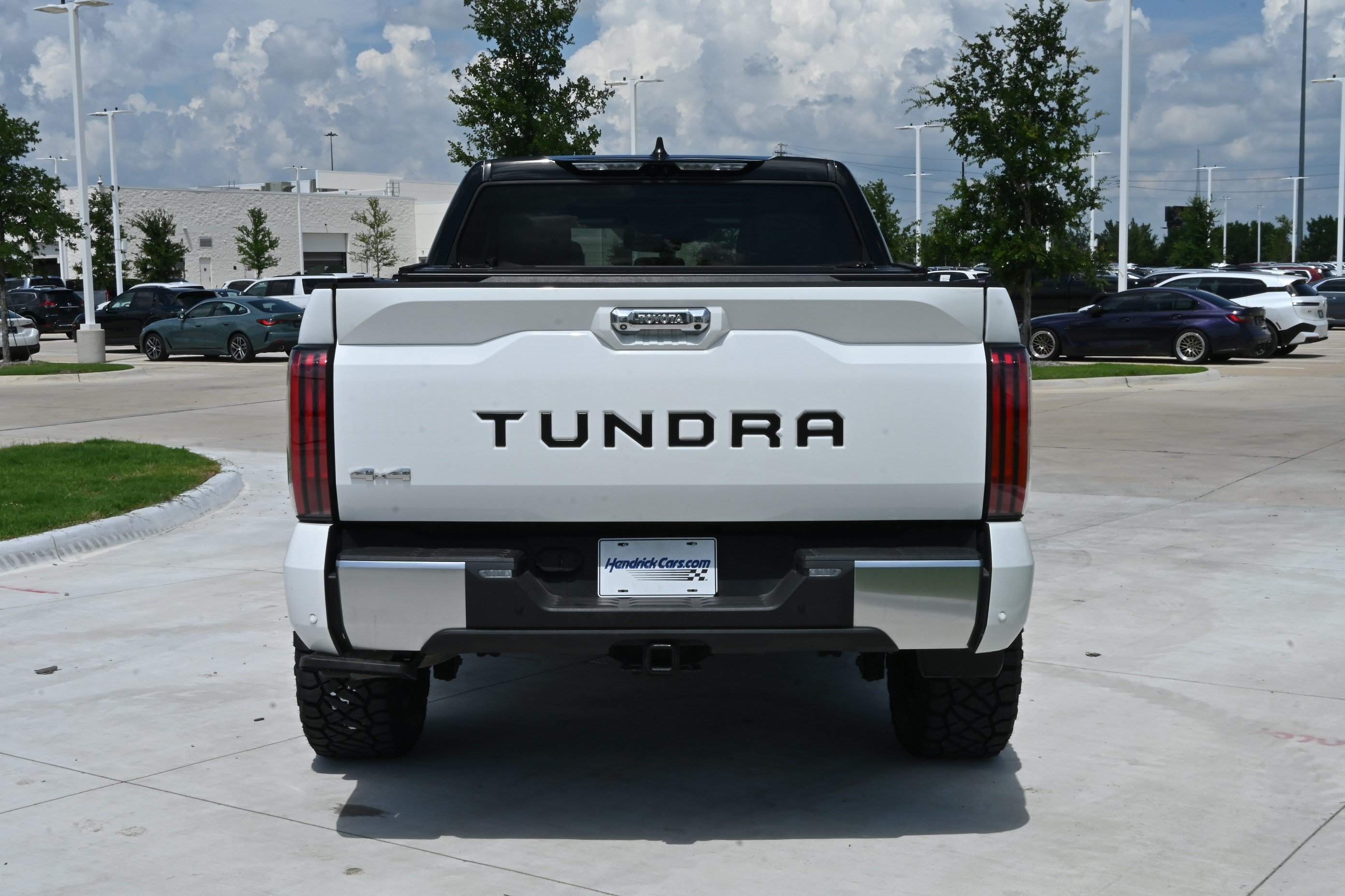Used 2024 Toyota Tundra Limited AWD/4WD image 9