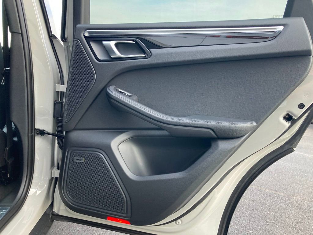 Used 2024 Porsche Macan image 31