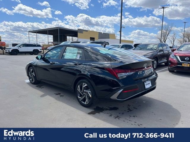 New 2025 Hyundai Elantra SEL image 7