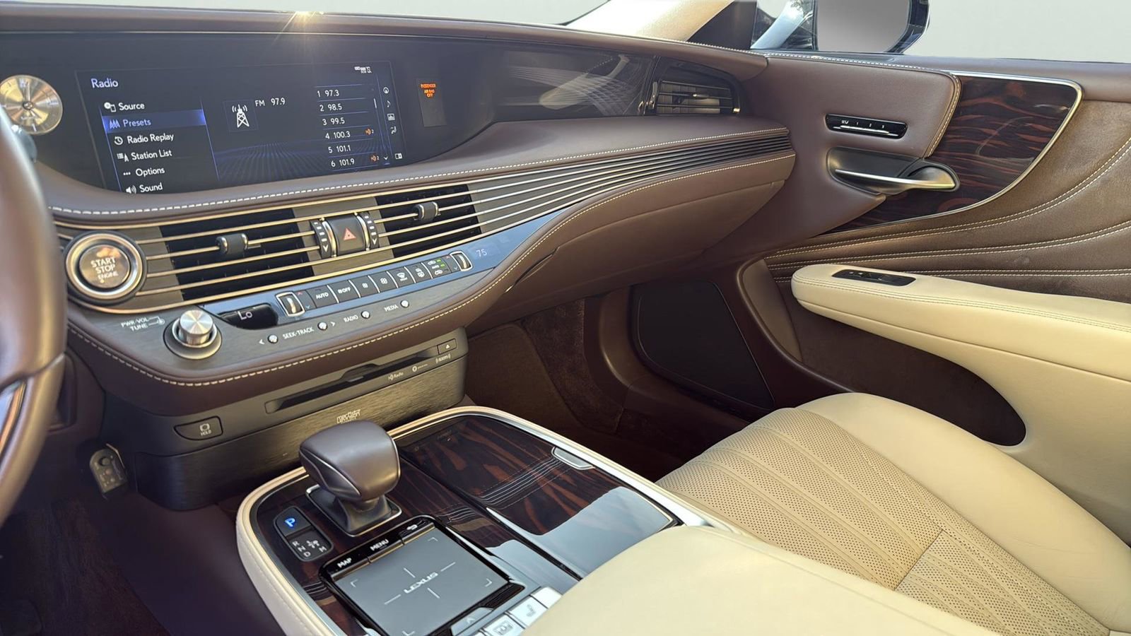 Used 2018 Lexus LS 500 w/ Luxury Package image 20