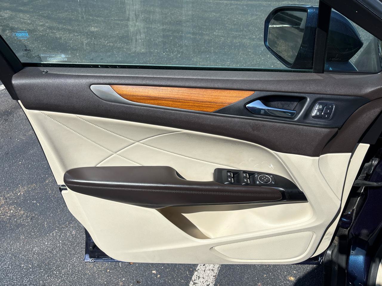 Used 2015 Lincoln MKC AWD w/ Equipment Group 102A Reserve image 9