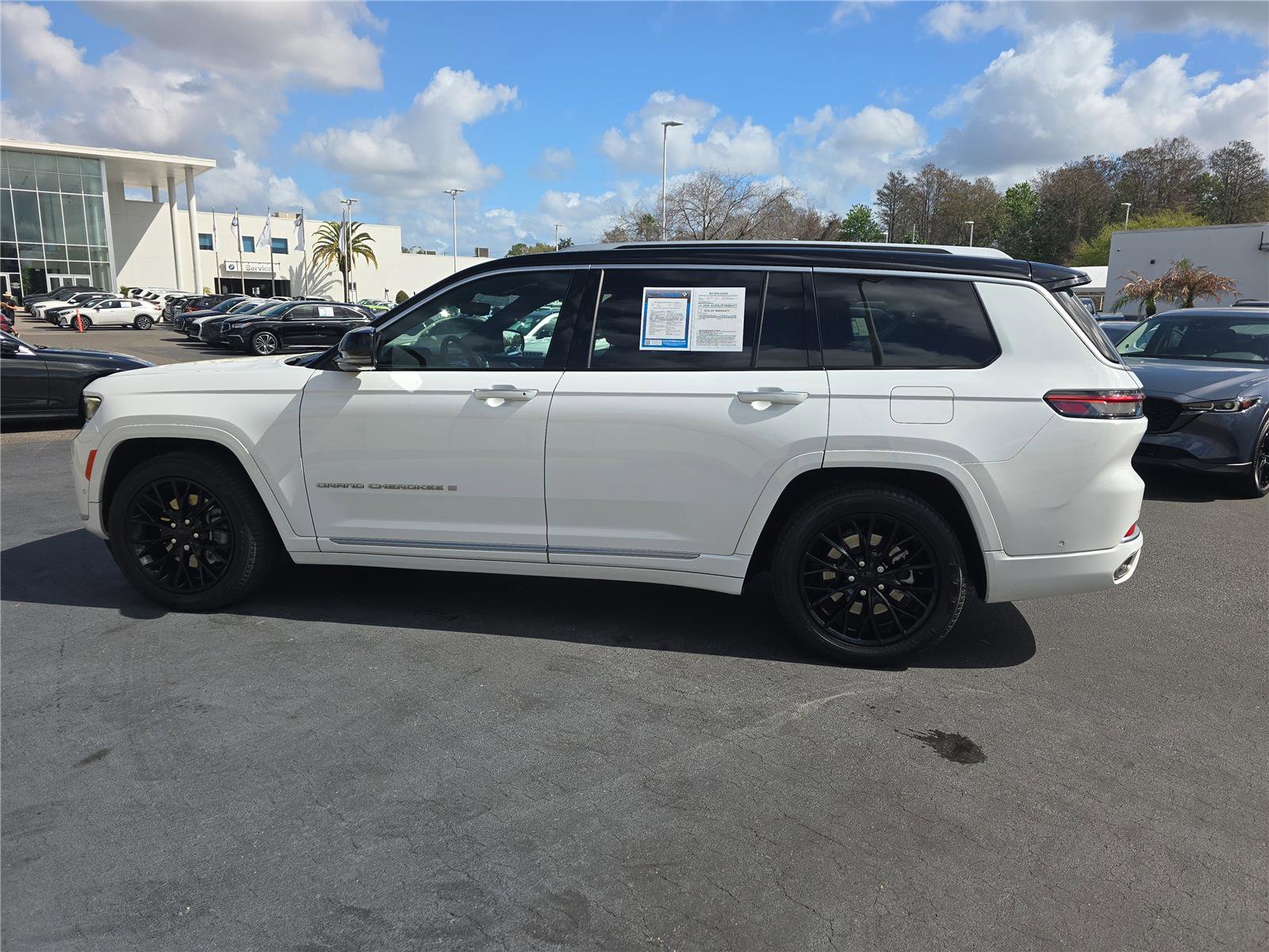Used 2023 Jeep Grand Cherokee L Summit w/ Advanced Protech Group IV image 7