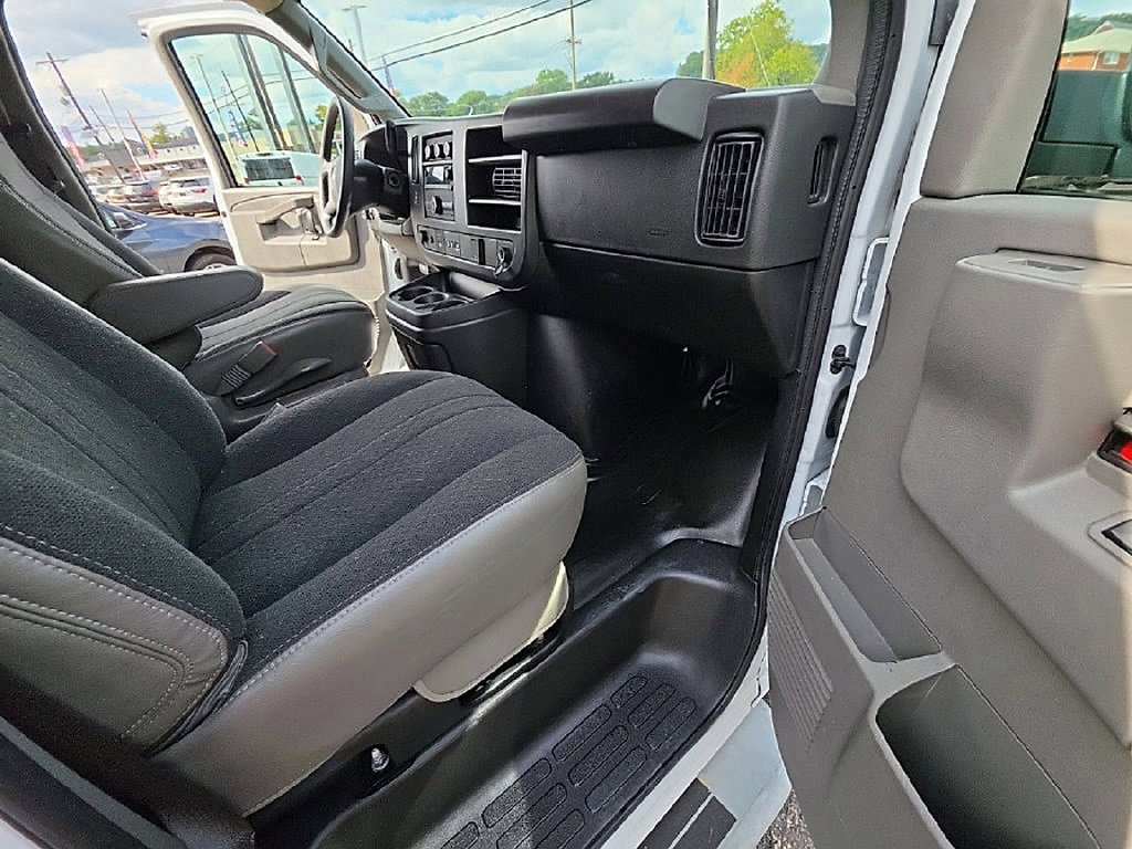 Used 2025 Chevrolet Express 2500 w/ Driver Convenience Package RWD image 25