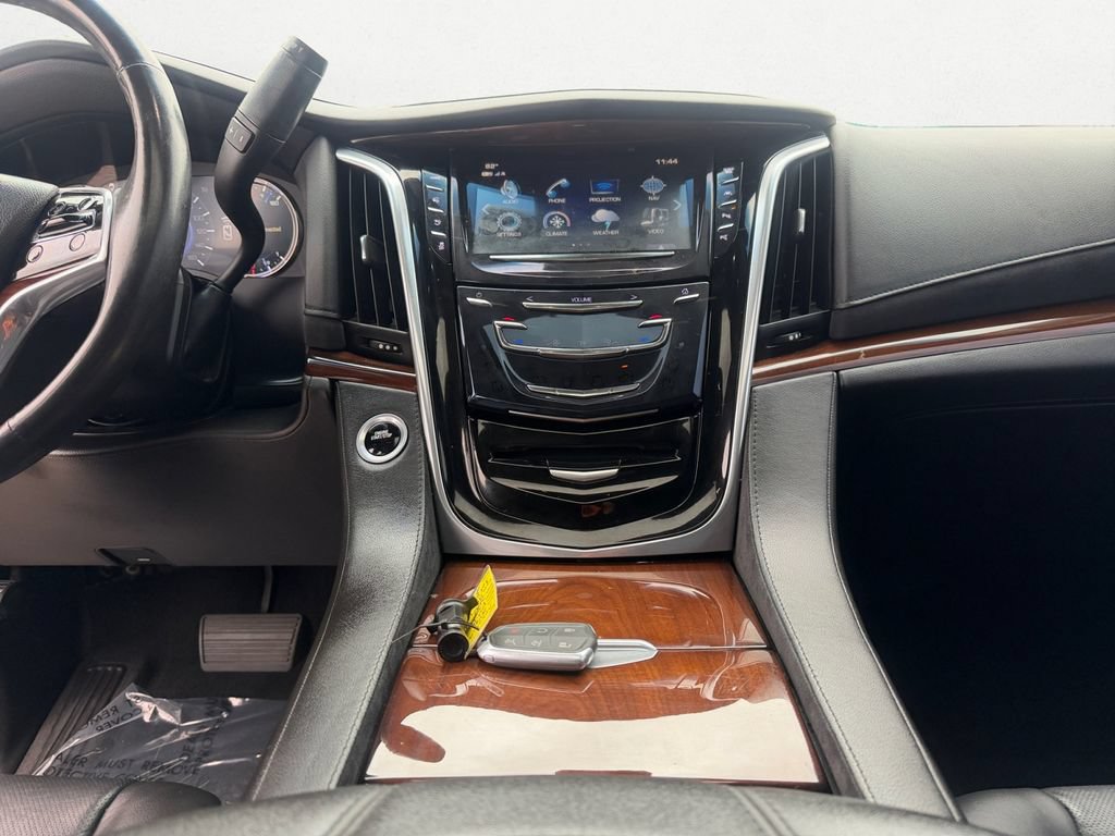 Used 2018 Cadillac Escalade Luxury RWD image 11