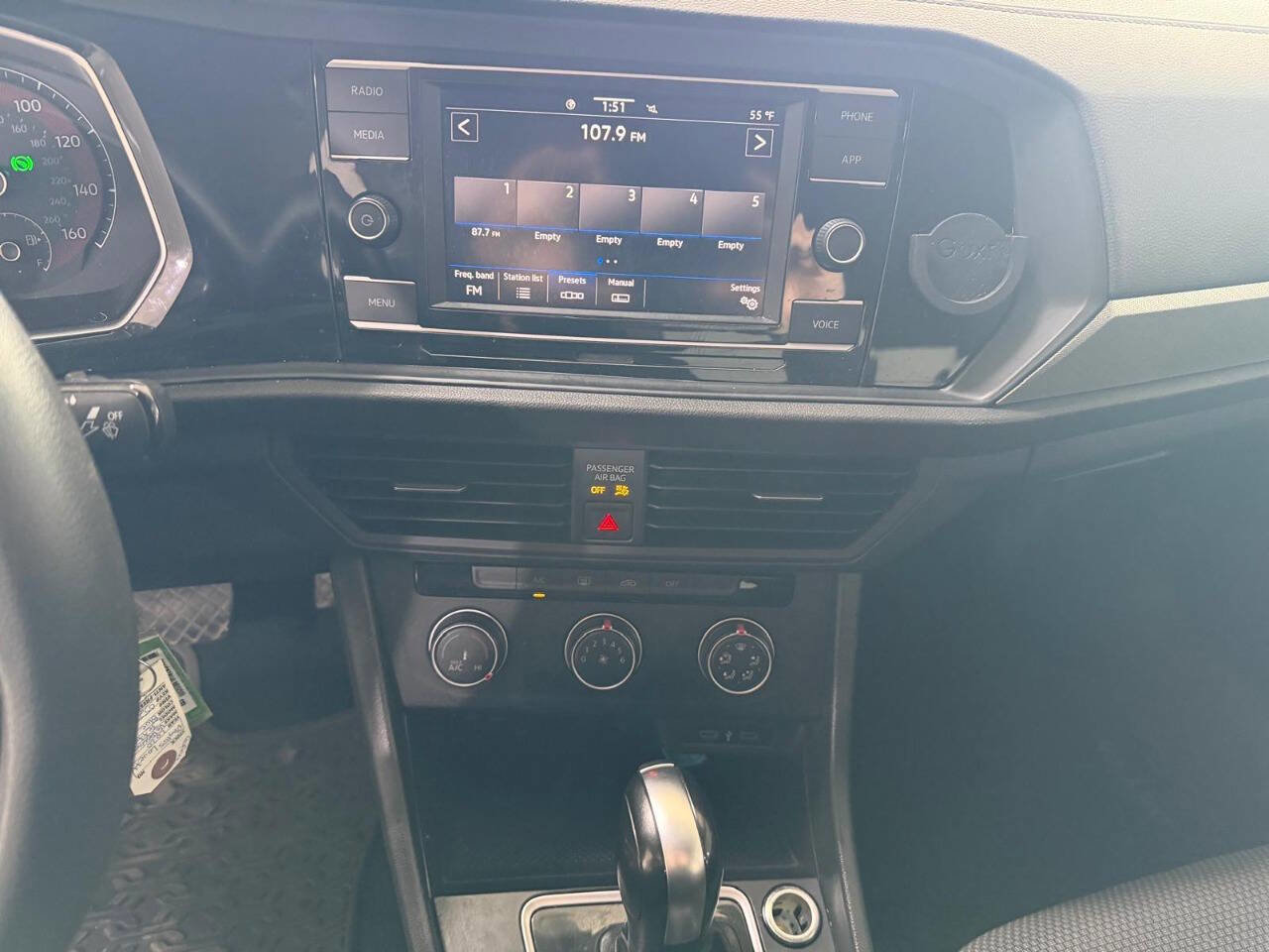 Used 2020 Volkswagen Jetta SE image 29