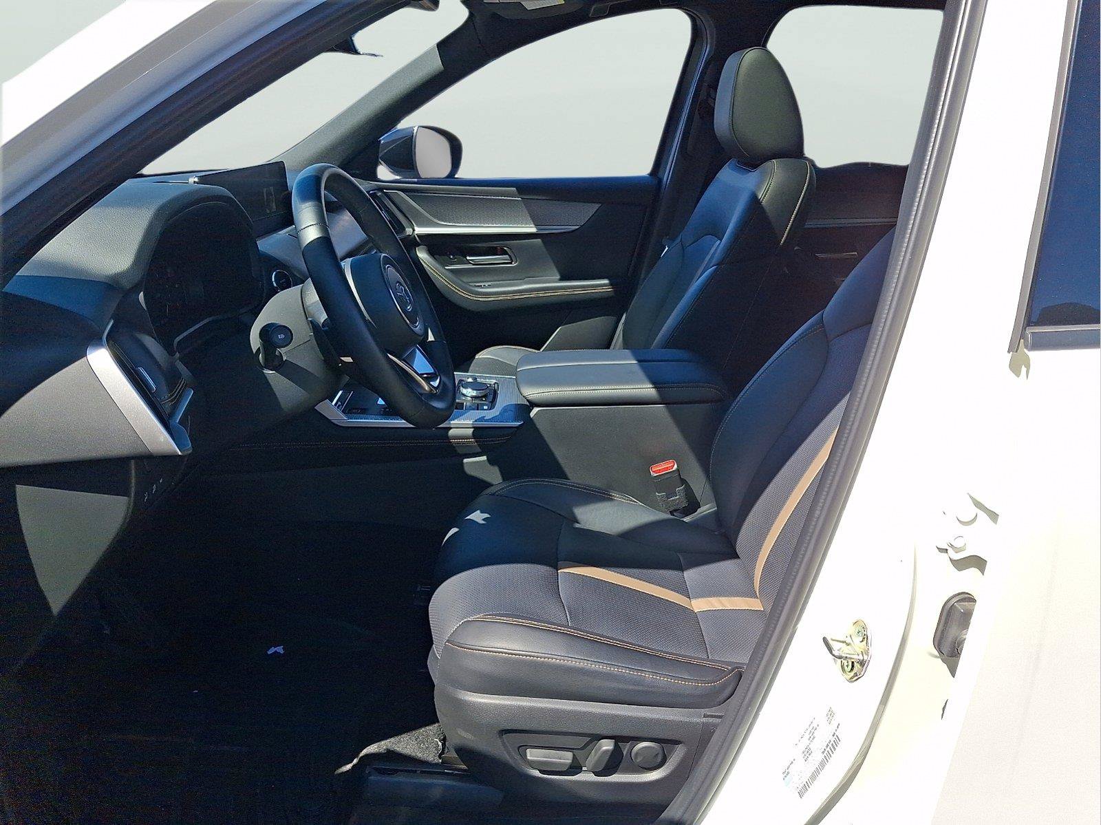 Used 2025 MAZDA CX-70 Plug-In Hybrid w/ Premium Plus AWD/4WD image 13
