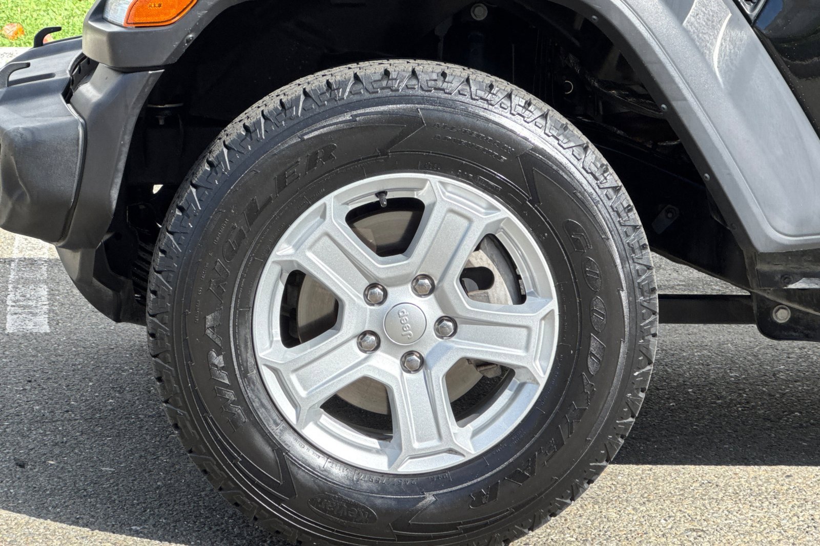 Used 2021 Jeep Wrangler Unlimited Sport image 32