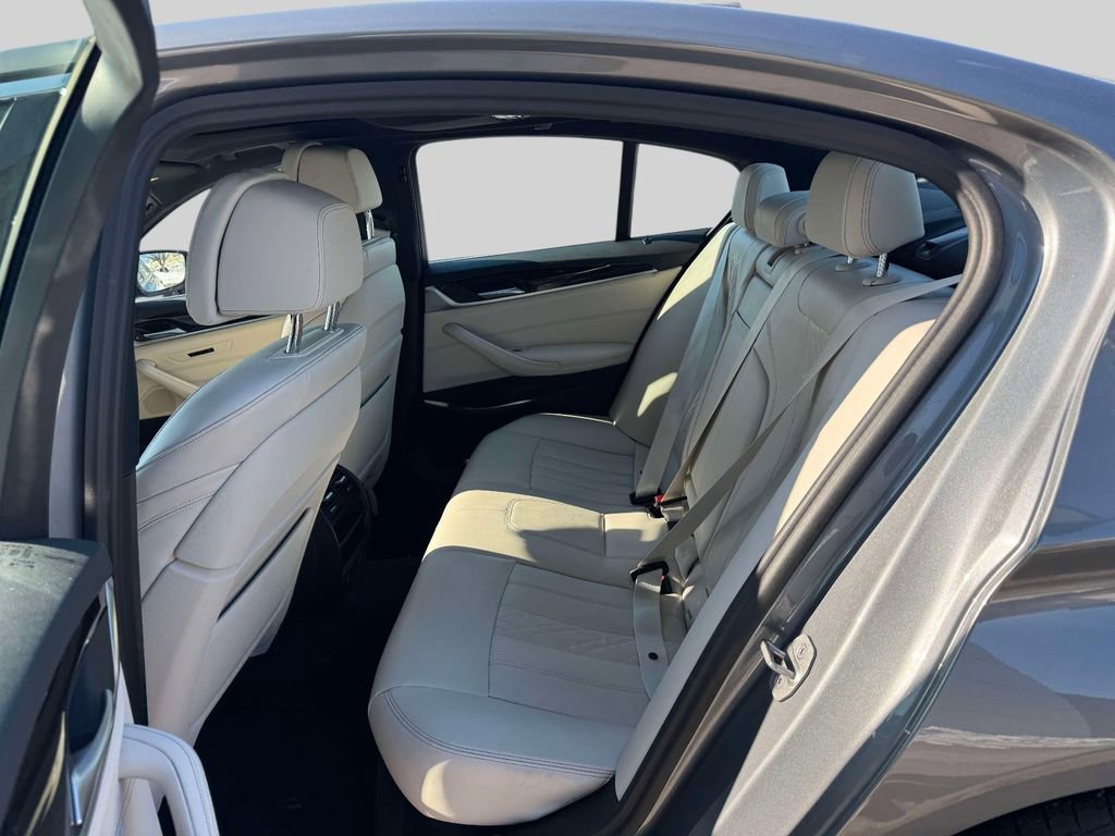 Certified 2023 BMW 530i xDrive w/ Luxury Seating Package image 11